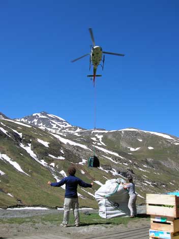 Héliportage au Refuge de Prariond