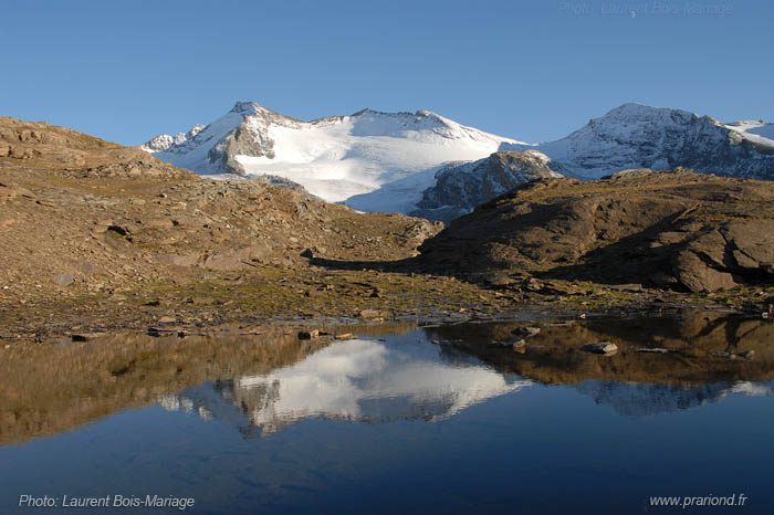 	Grande Tête, petit lac glaciaire en été 