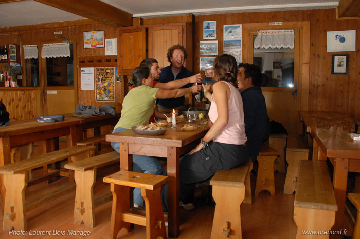 La salle commune du refuge de Prariond